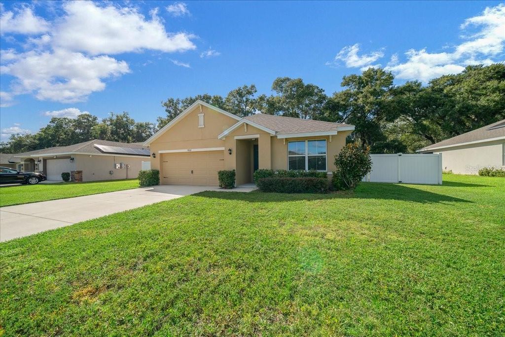 Photo of 9902 SE 37th Terrace, Belleview, FL 34420 (MLS # OM712246)