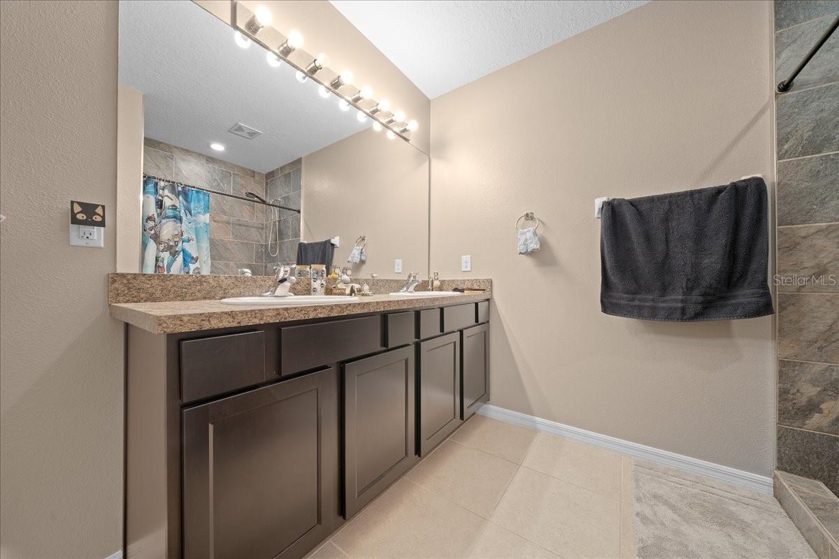 COBBLESTONE NORTH - Residential