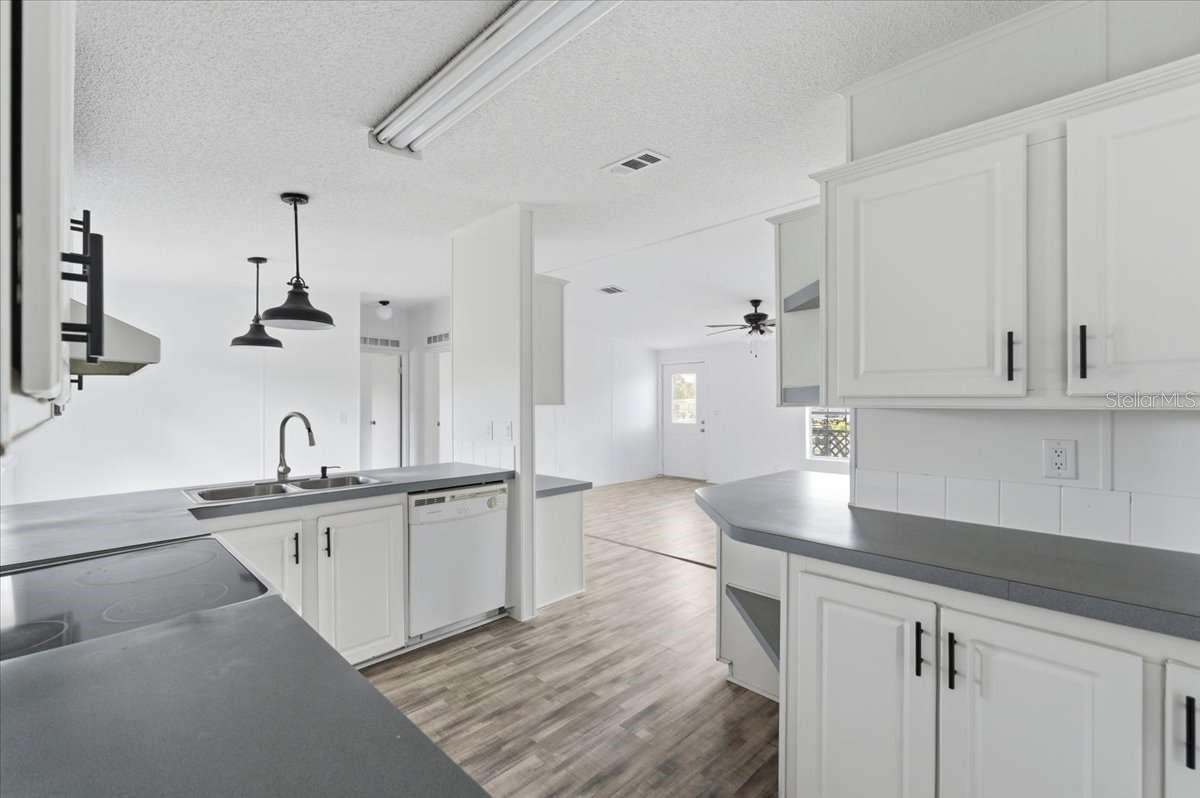 COUNTRY VIEW ESTATES - Residential