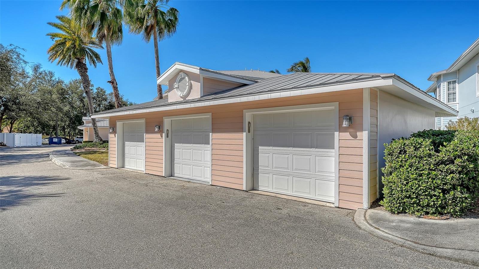 LAKE VISTA - Residential