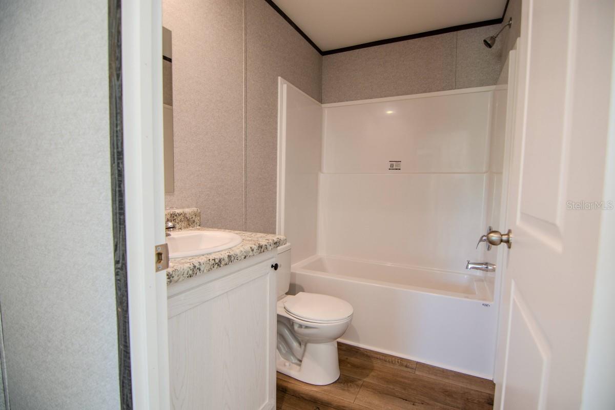 OAKRIDGE ESTATES - Residential