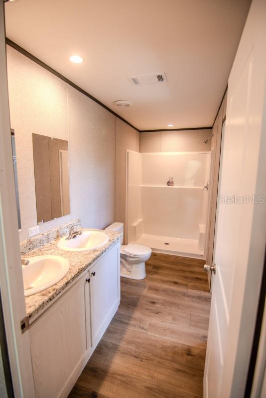 OAKRIDGE ESTATES - Residential