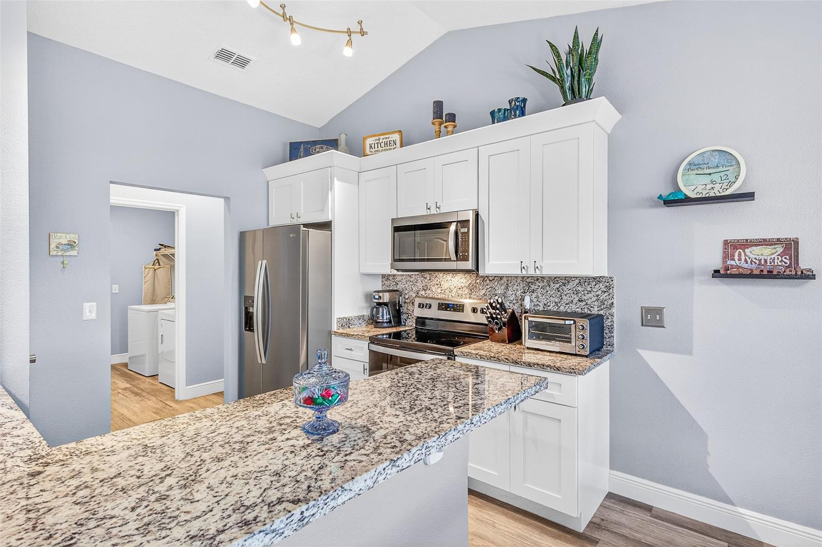 VILLAGE AT BLACK BEAR UNIT 01 LT 33 PB 51 - Residential