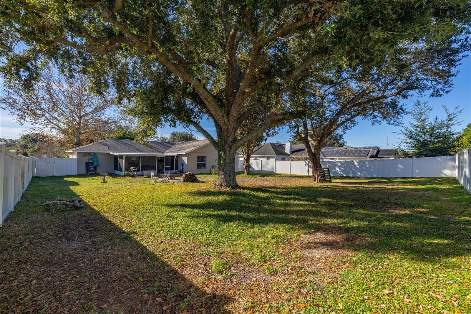 ROSE HILL GROVES - Residential