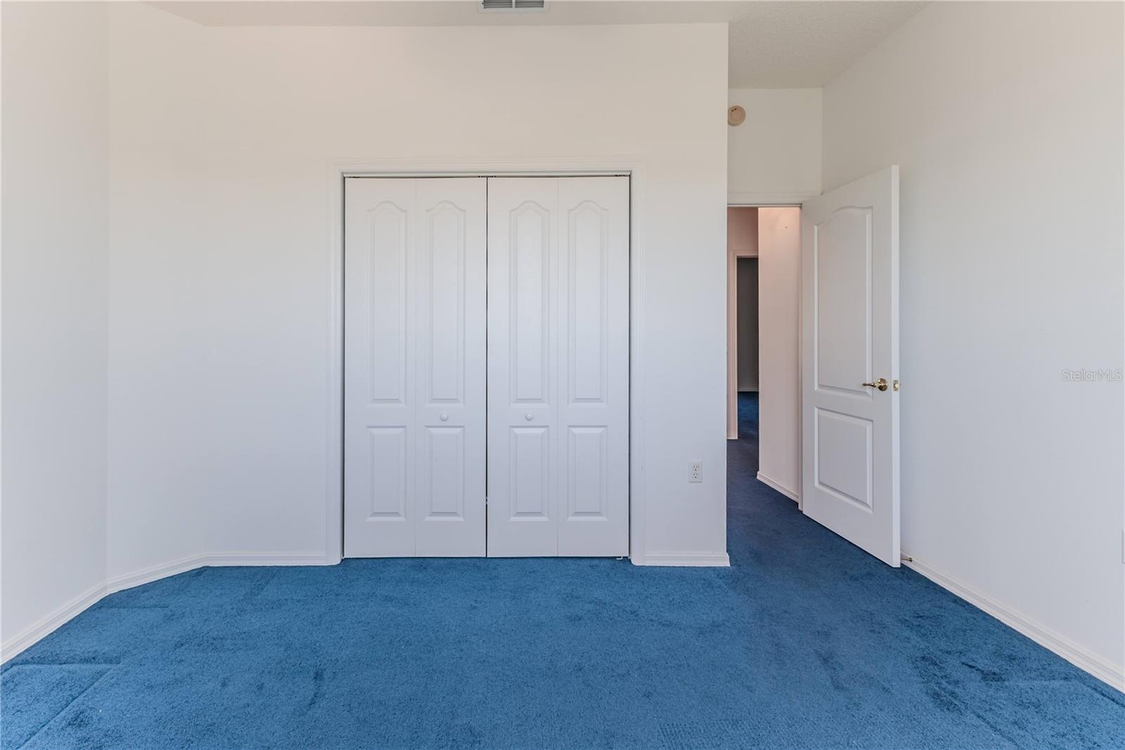 WHISPERING OAKS - Residential