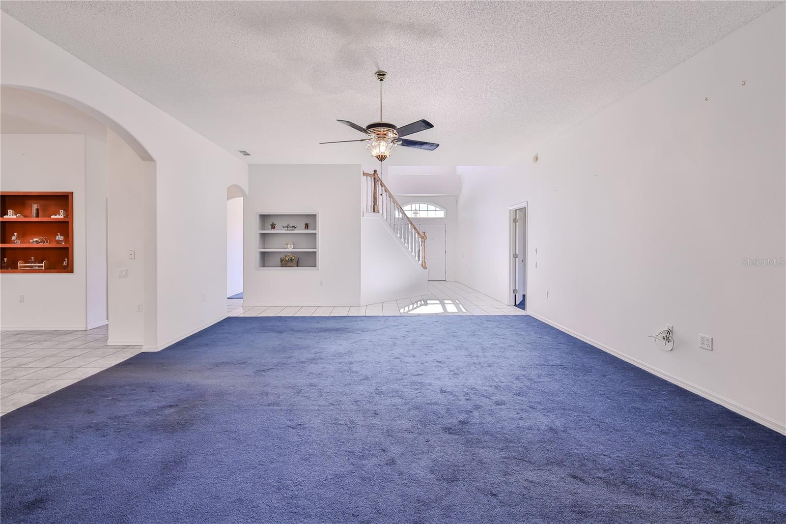 WHISPERING OAKS - Residential