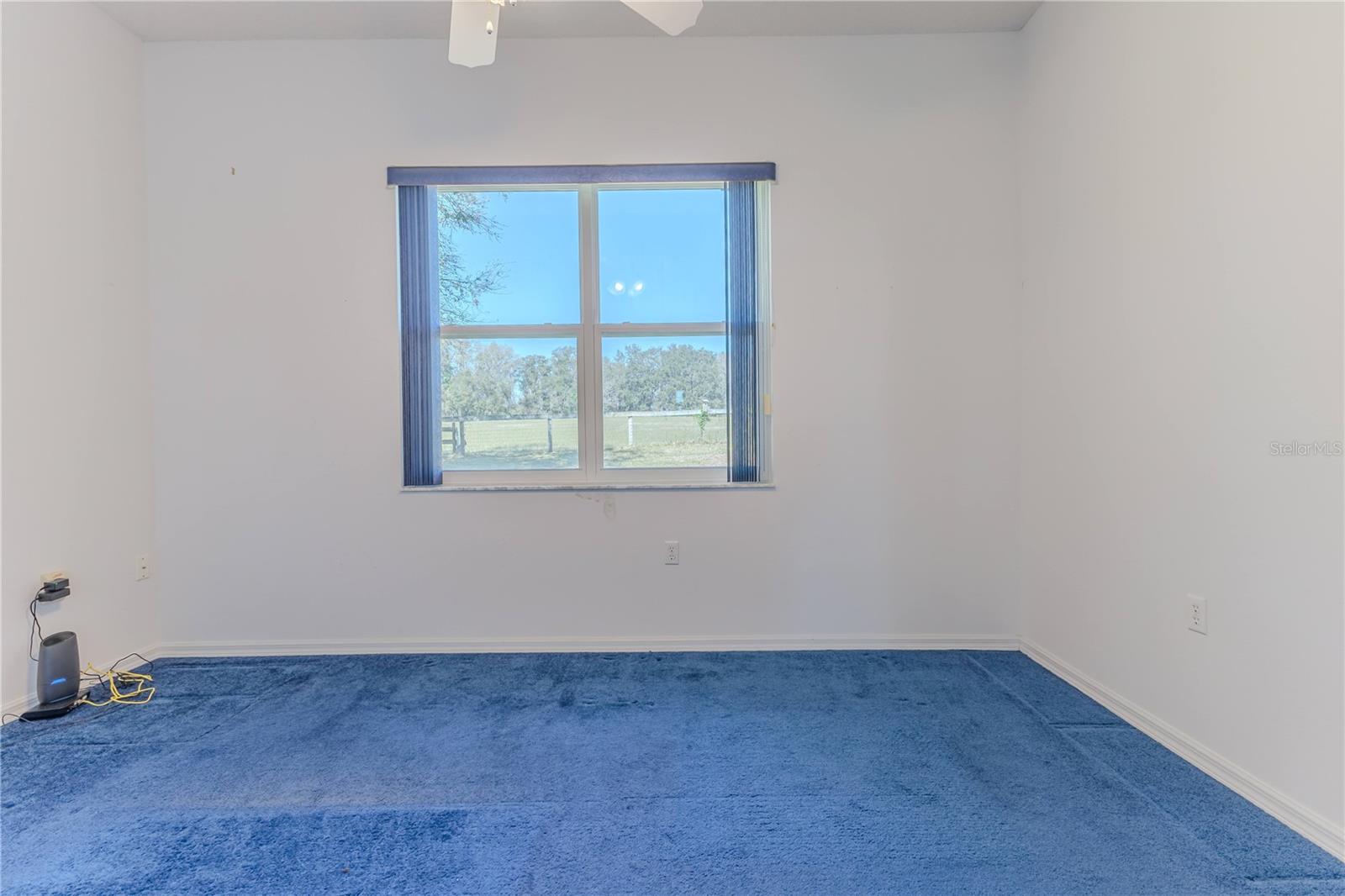 WHISPERING OAKS - Residential