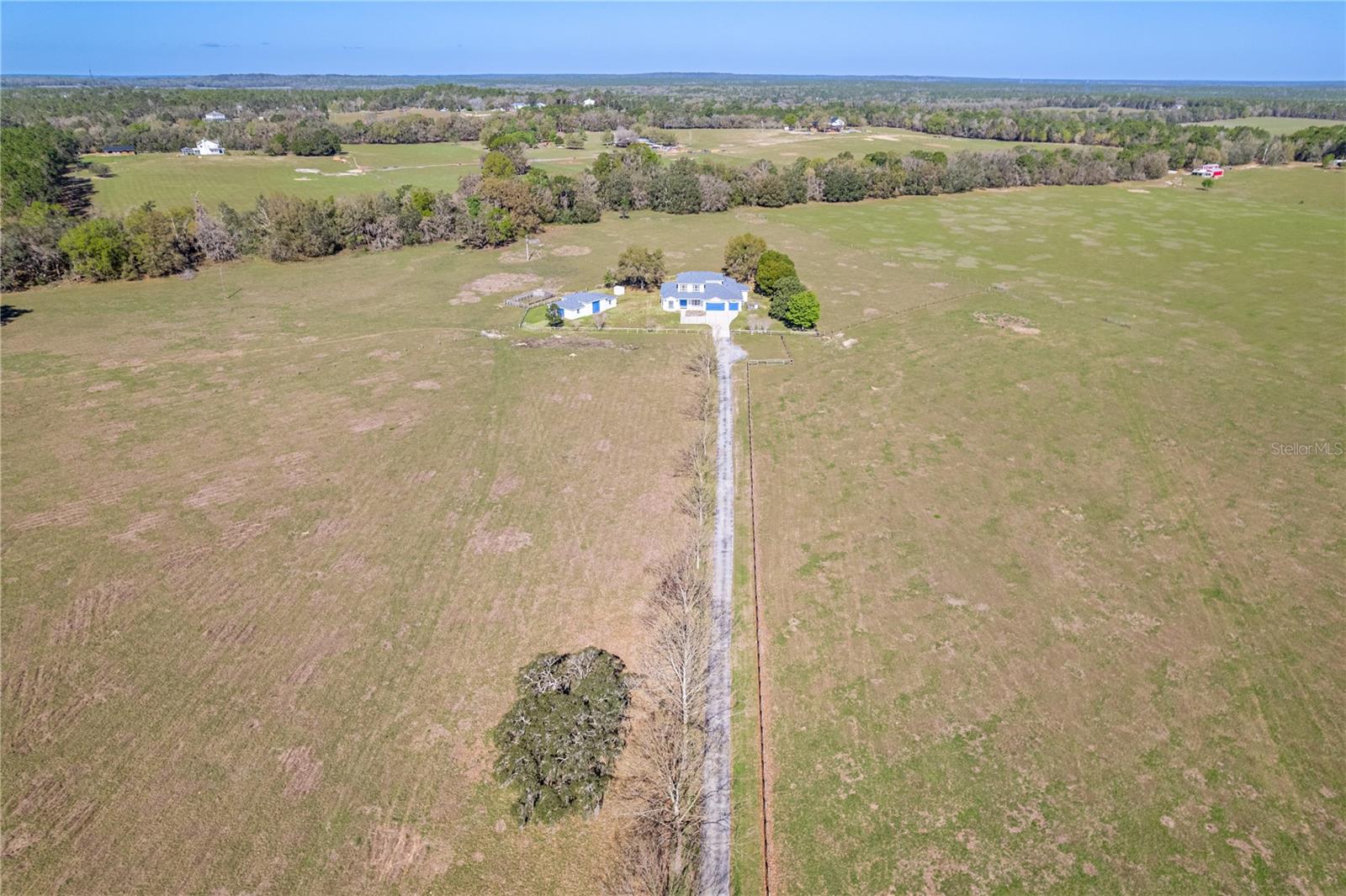 WHISPERING OAKS - Residential