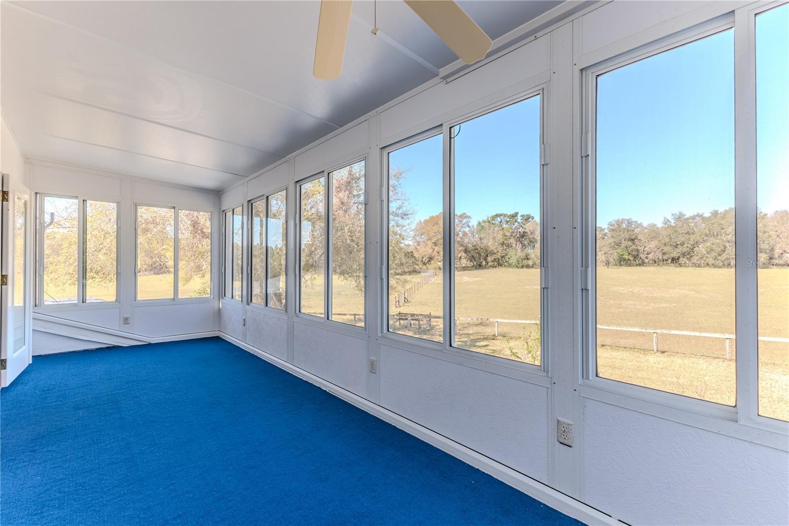 WHISPERING OAKS - Residential