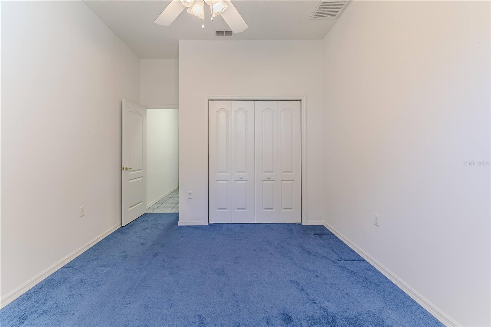 WHISPERING OAKS - Residential