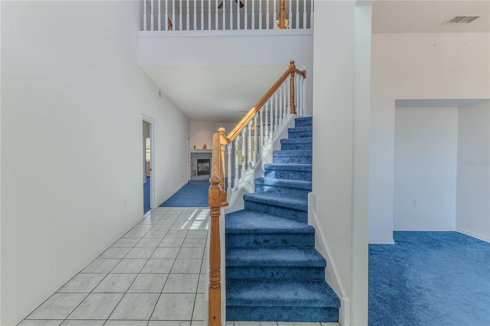 WHISPERING OAKS - Residential