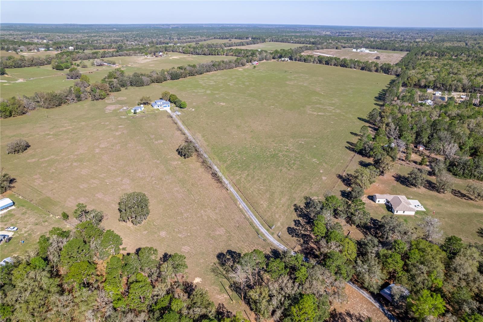 WHISPERING OAKS - Residential