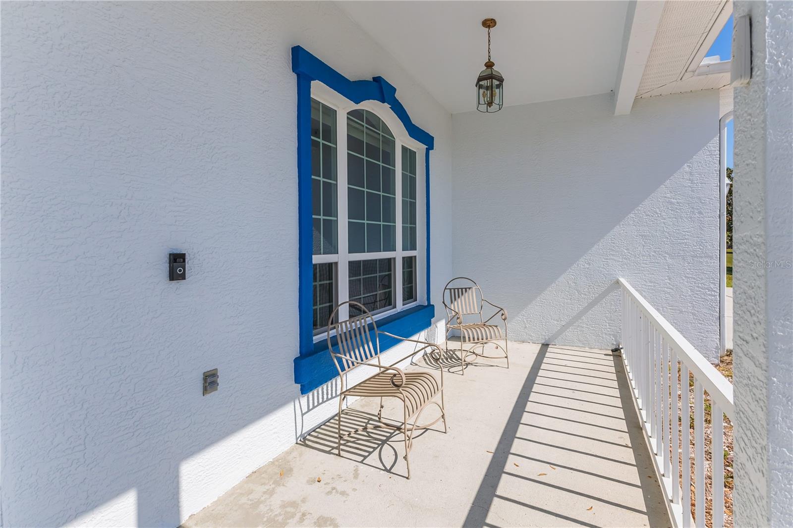 WHISPERING OAKS - Residential