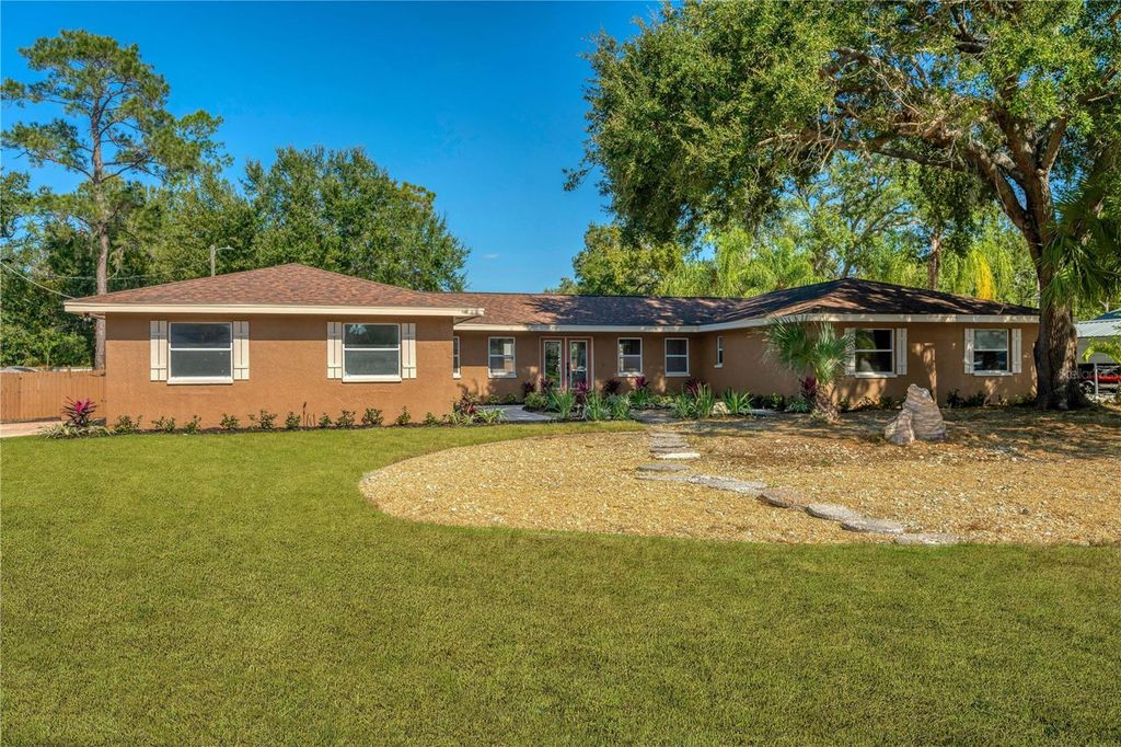 Photo of 2206 Wallwood Place, Brandon, FL 33510 (MLS # TB8448503)