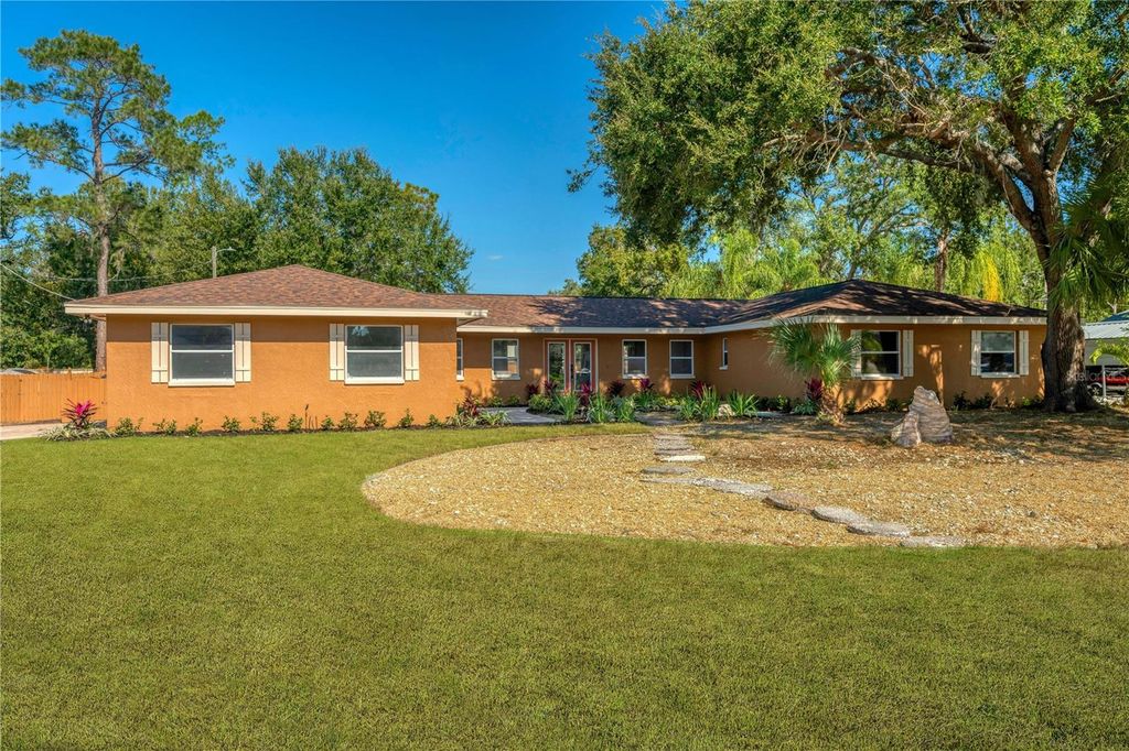 Photo of 2206 Wallwood Place, Brandon, FL 33510 (MLS # TB8448503)