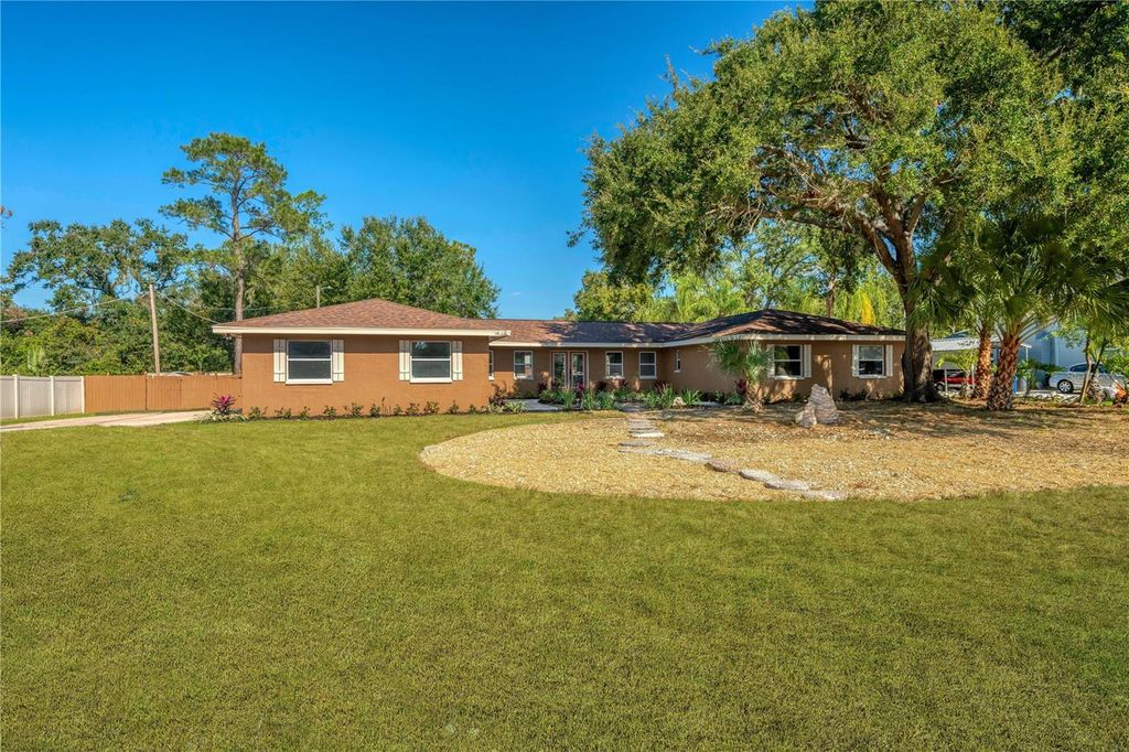 Photo of 2206 Wallwood Place, Brandon, FL 33510 (MLS # TB8448503)