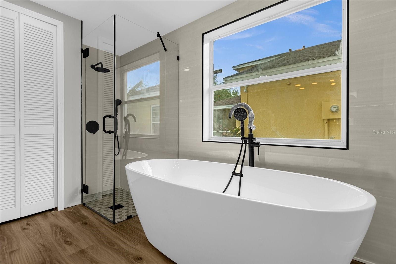 LINDFIELDS UNIT 1 - Residential Lease