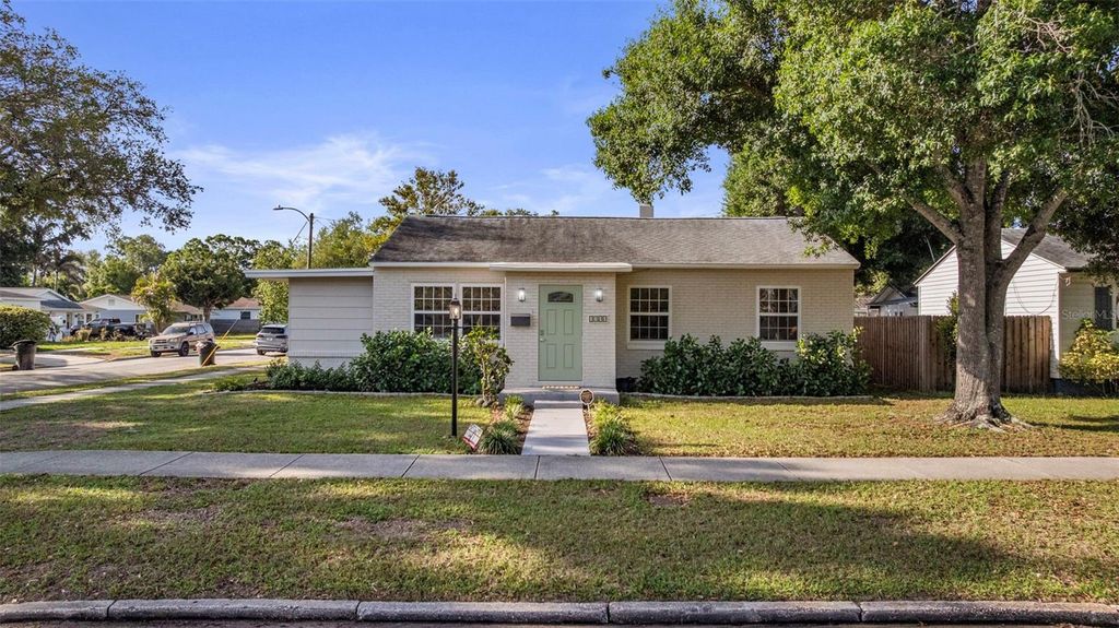 Photo of 1100 32nd Avenue N, St Petersburg, FL 33704 (MLS # TB8497587)