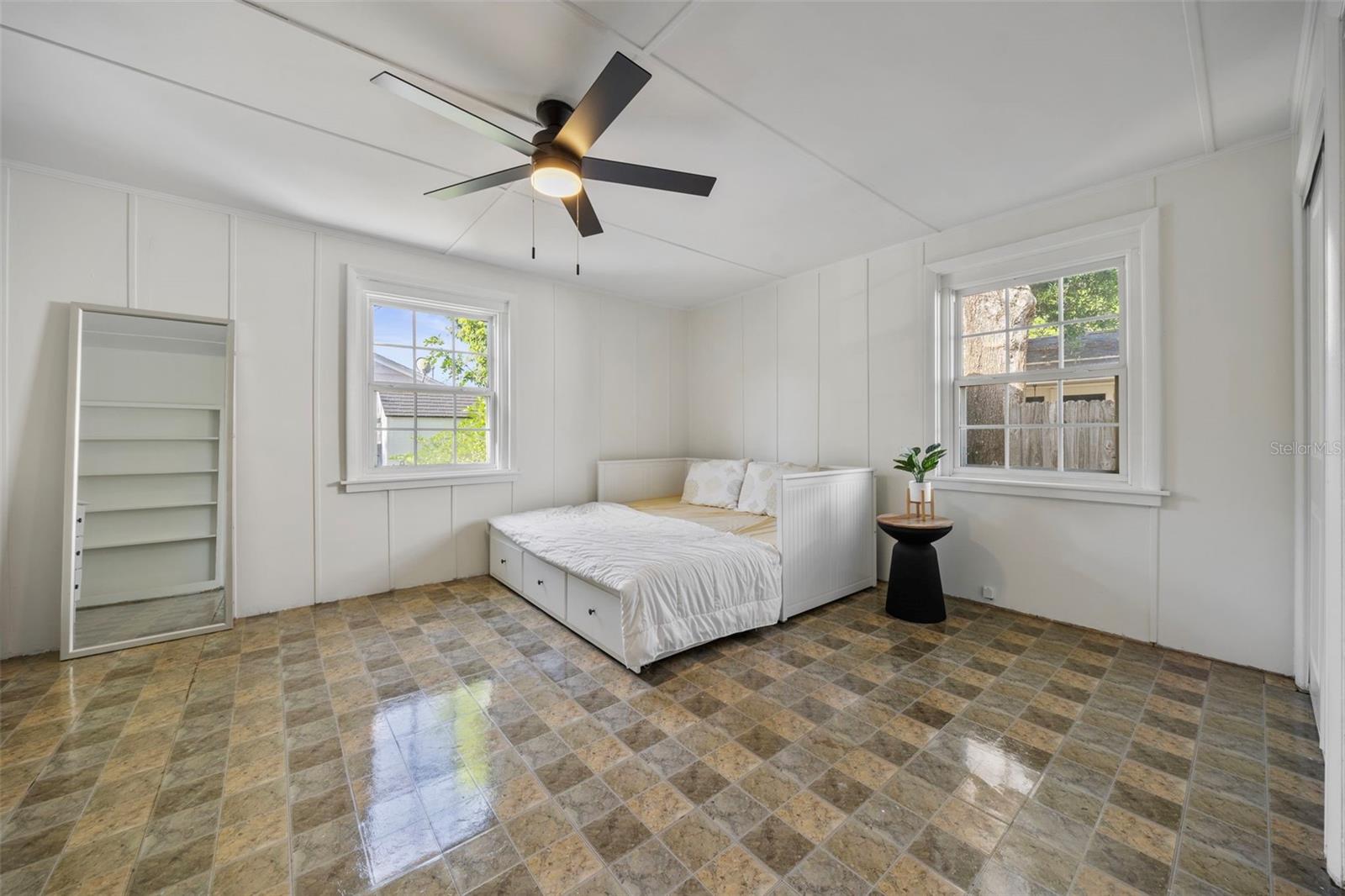 HYDE PARK - Residential