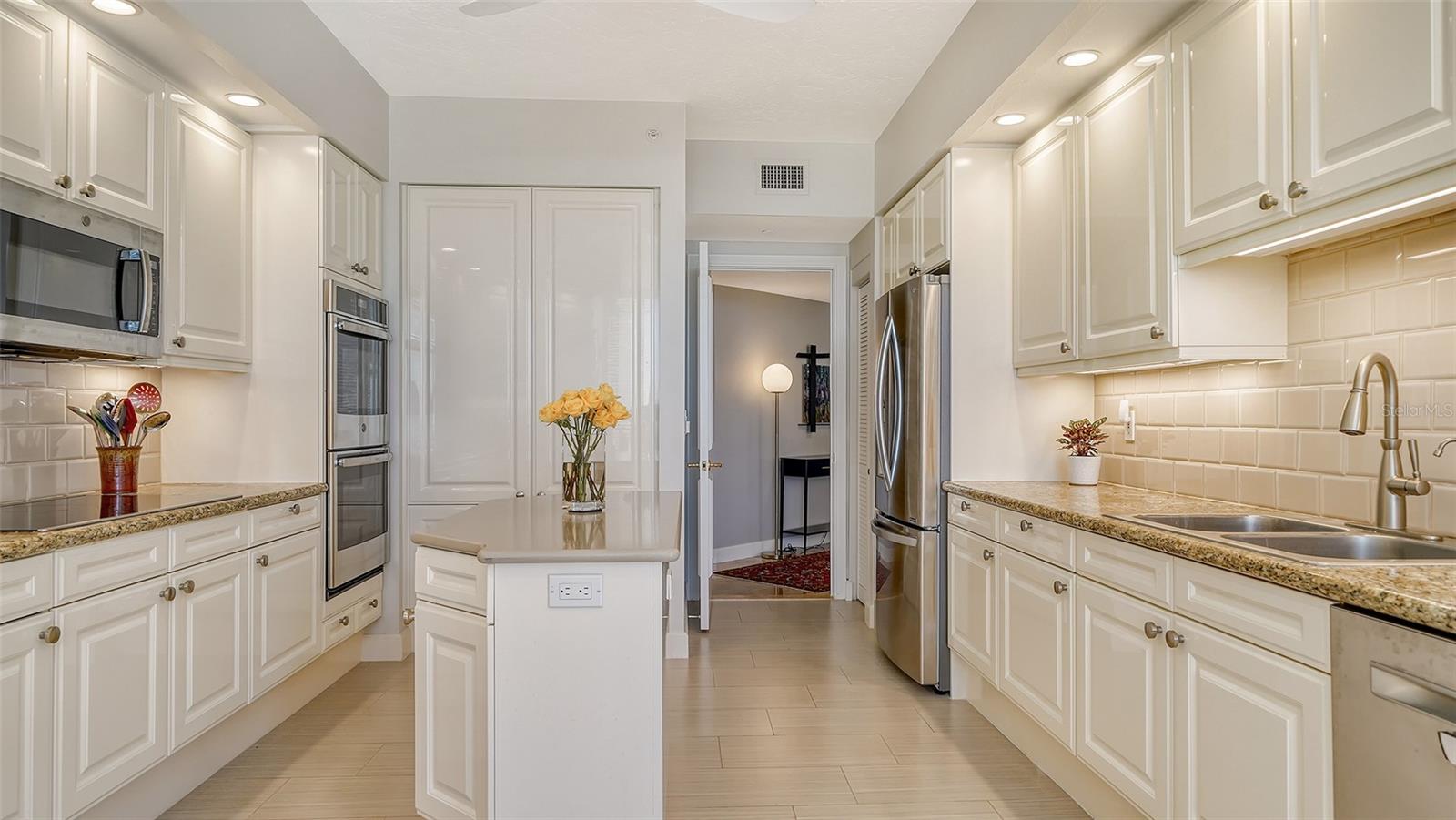 WATER CLUB 01 AT LONGBOAT KEY - Residential