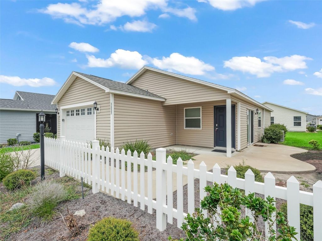 Photo of 1657 Mcdonald Court, The Villages, FL 32163 (MLS # OM705624)