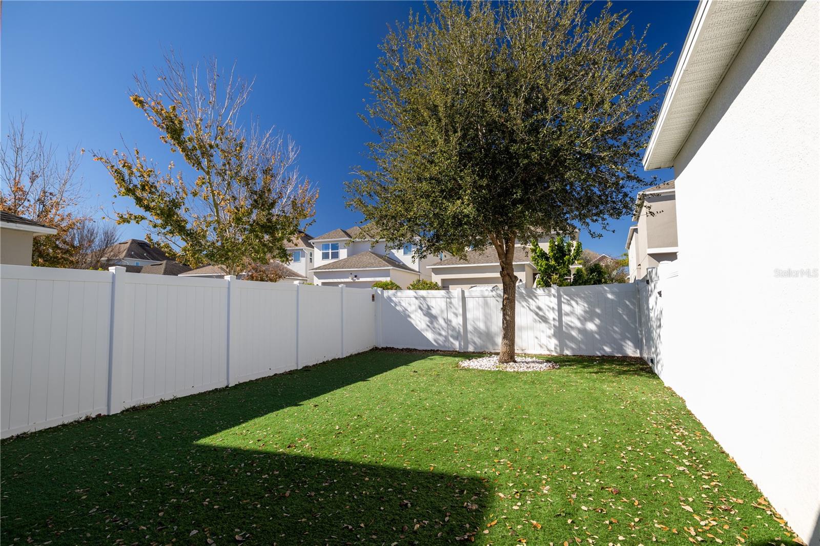 SUMMERLAKE - Residential