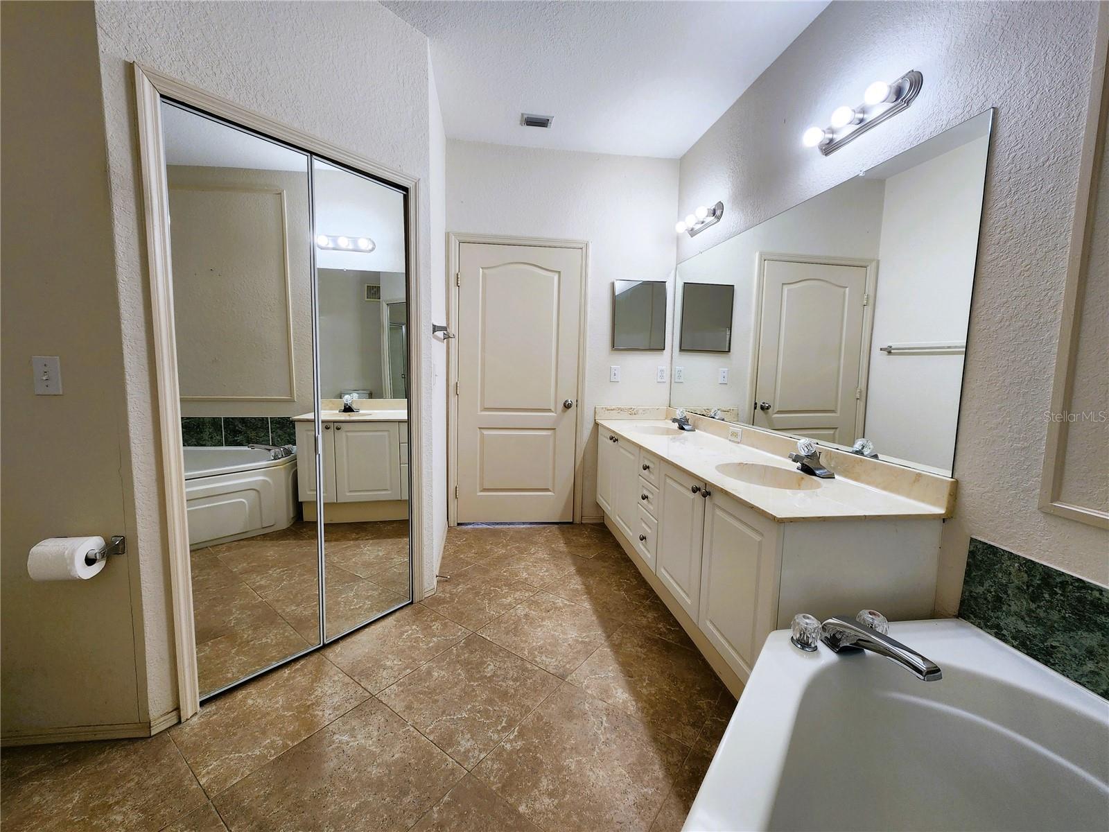 GRAND BELLAGIO AT BAYWATCH CONDO THE - Residential