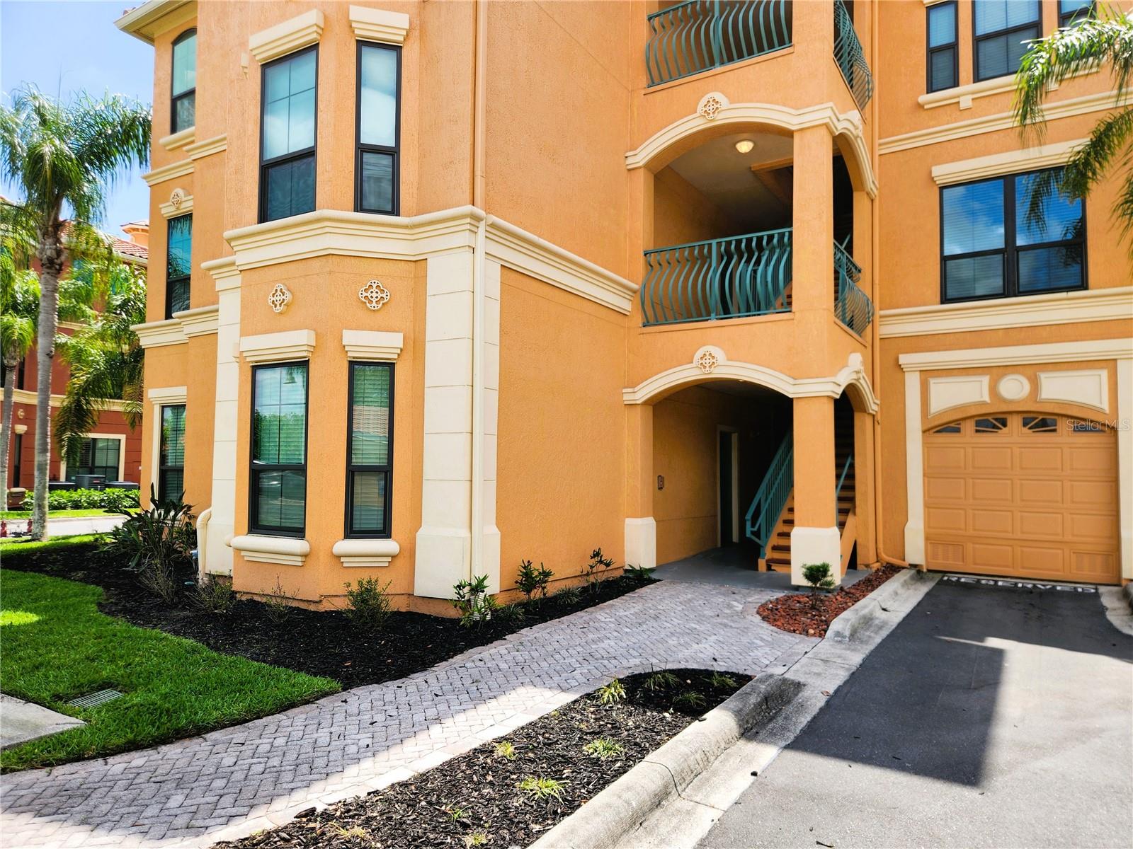 2733 VIA CIPRIANI 810A