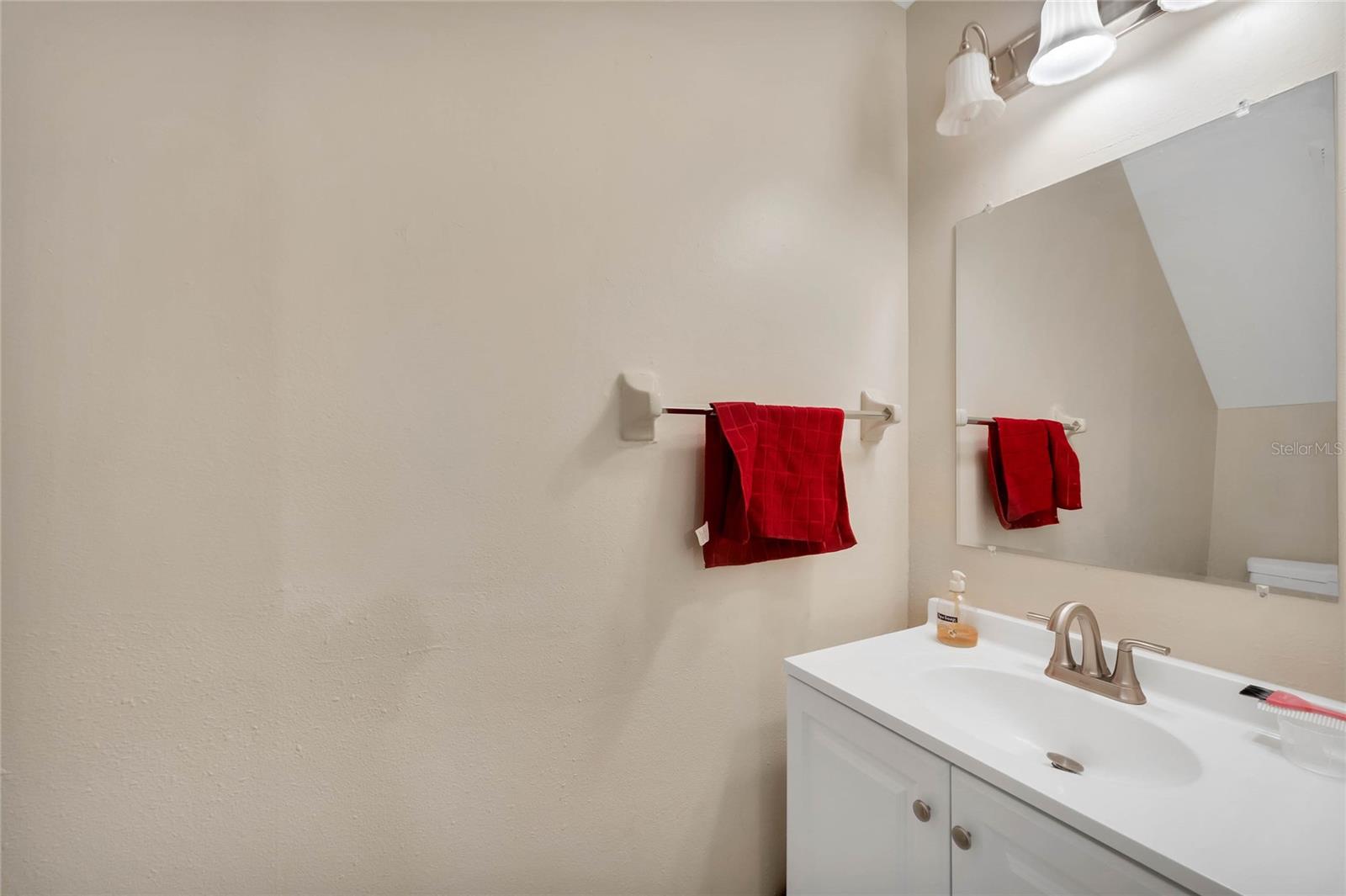 BUENAVENTURA LAKES UNIT 01 - Residential Lease