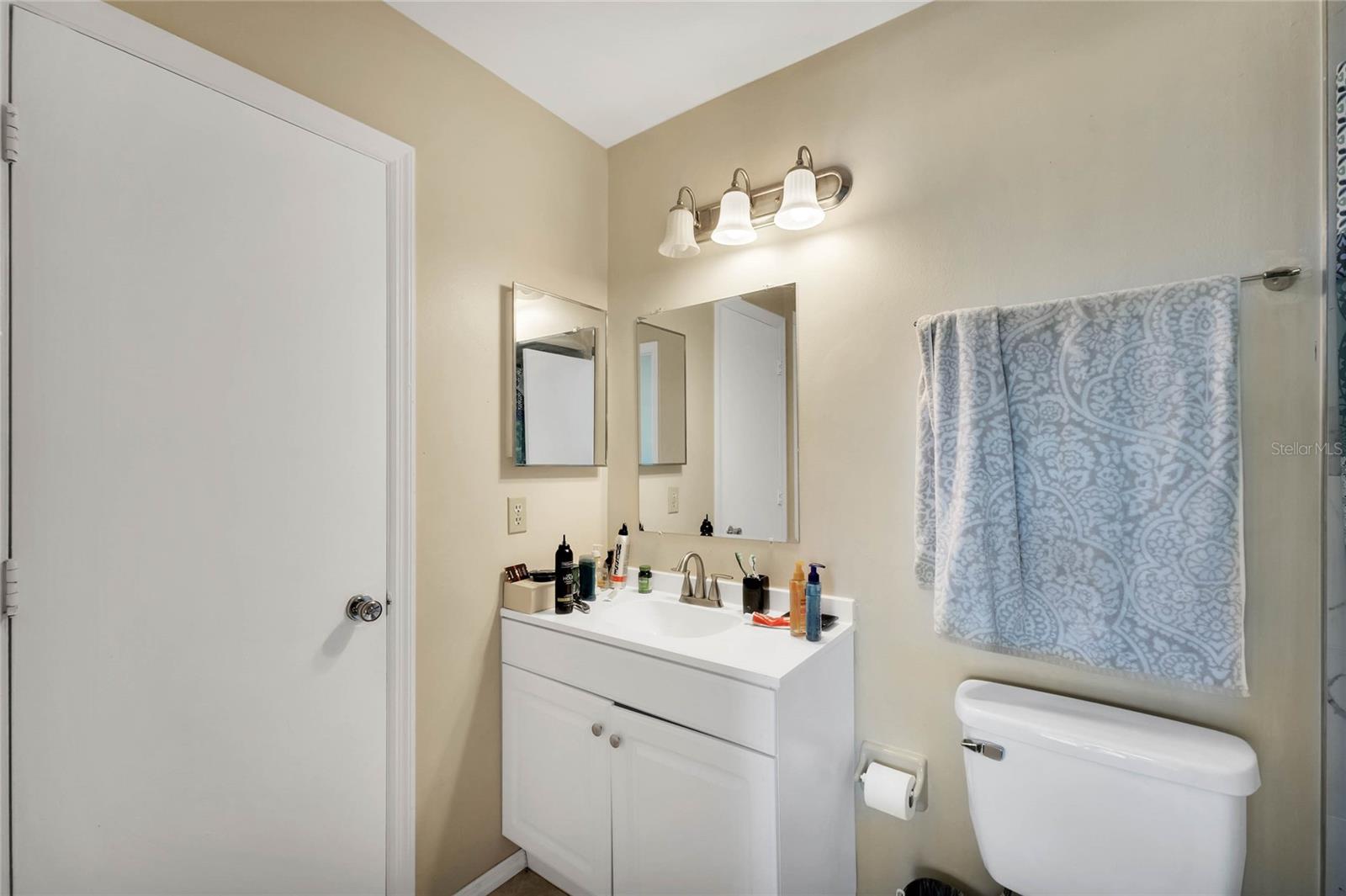 BUENAVENTURA LAKES UNIT 01 - Residential Lease