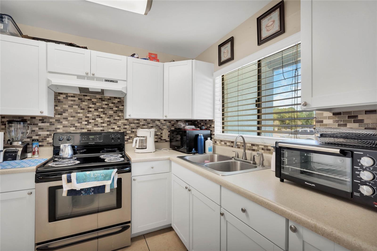 BUENAVENTURA LAKES UNIT 01 - Residential Lease