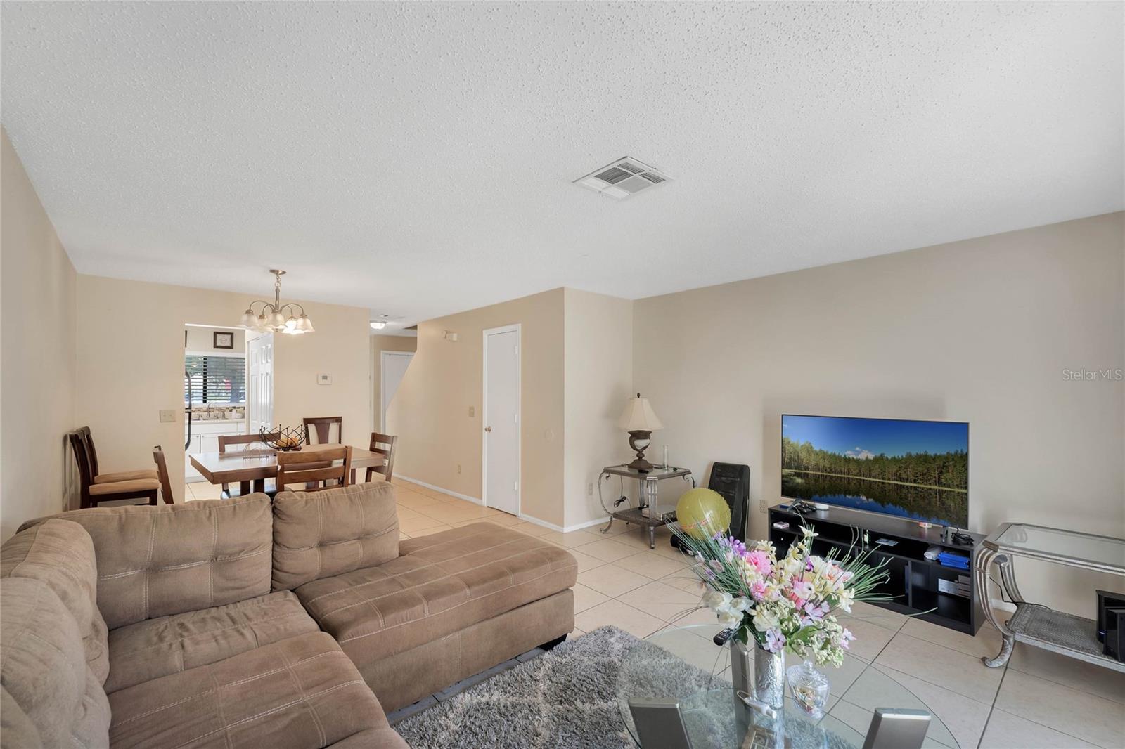 BUENAVENTURA LAKES UNIT 01 - Residential Lease