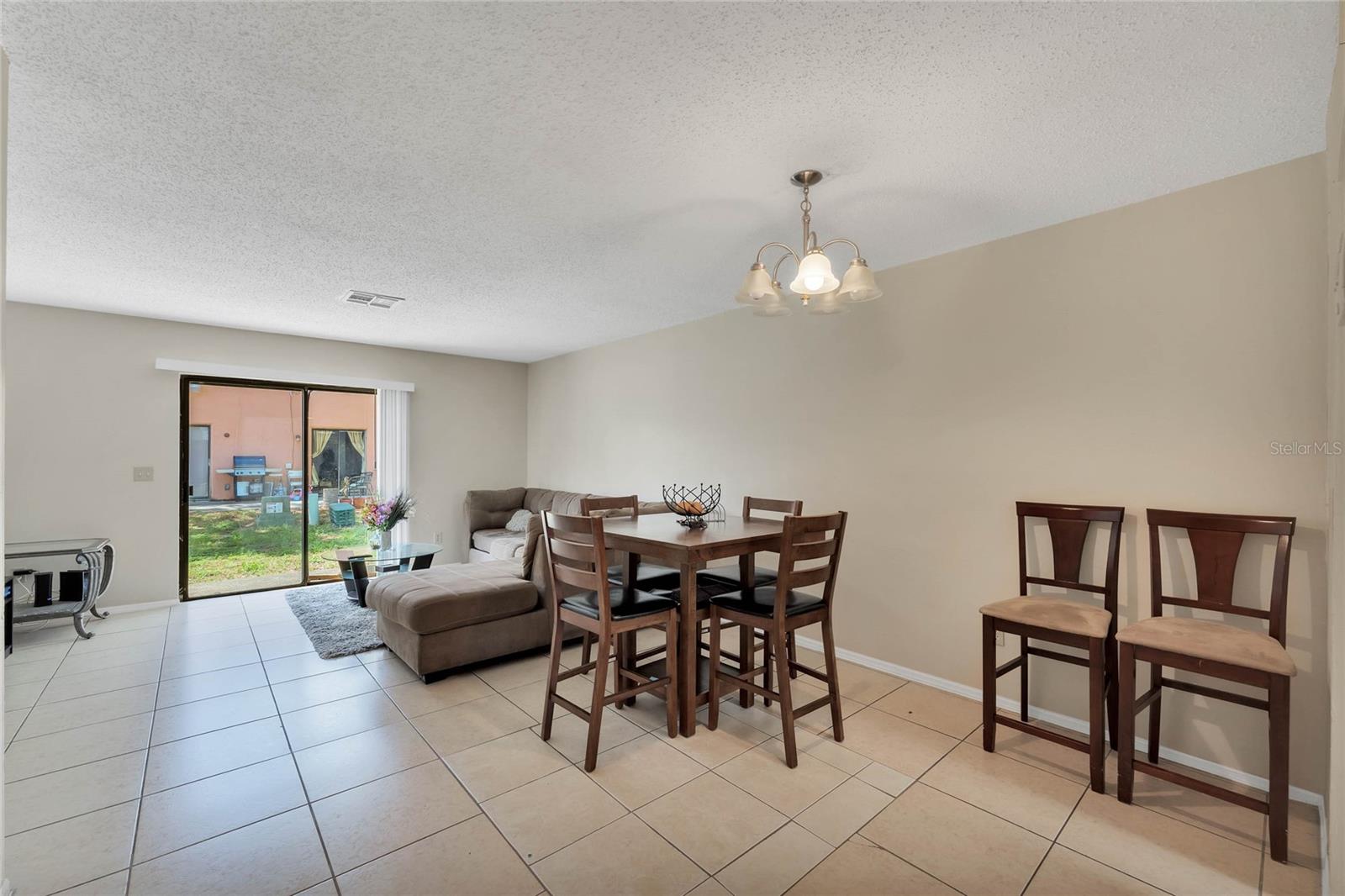 BUENAVENTURA LAKES UNIT 01 - Residential Lease