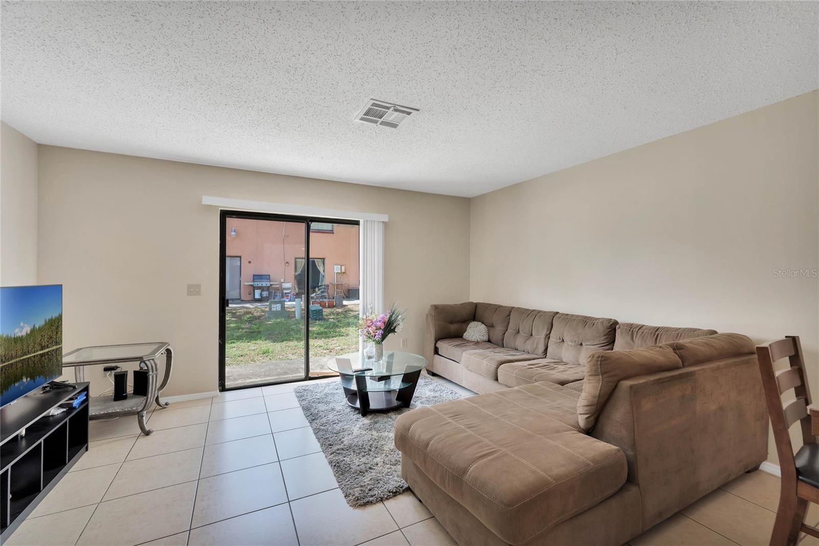 BUENAVENTURA LAKES UNIT 01 - Residential Lease