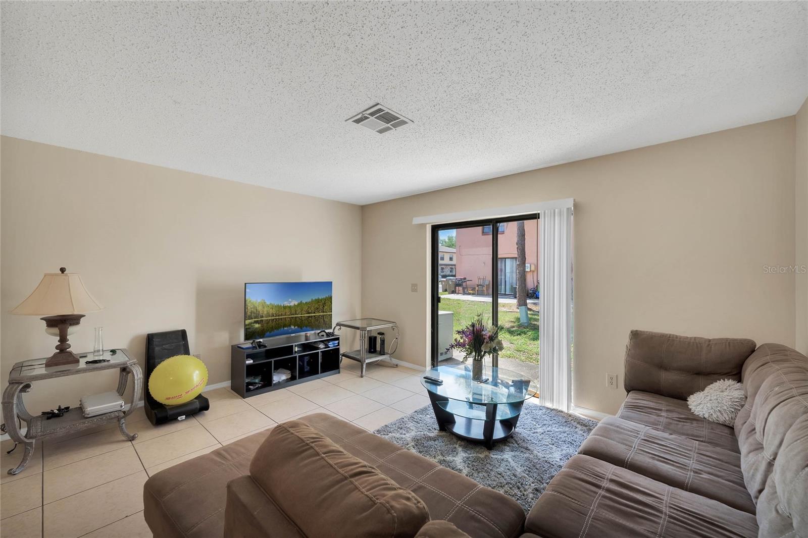 BUENAVENTURA LAKES UNIT 01 - Residential Lease