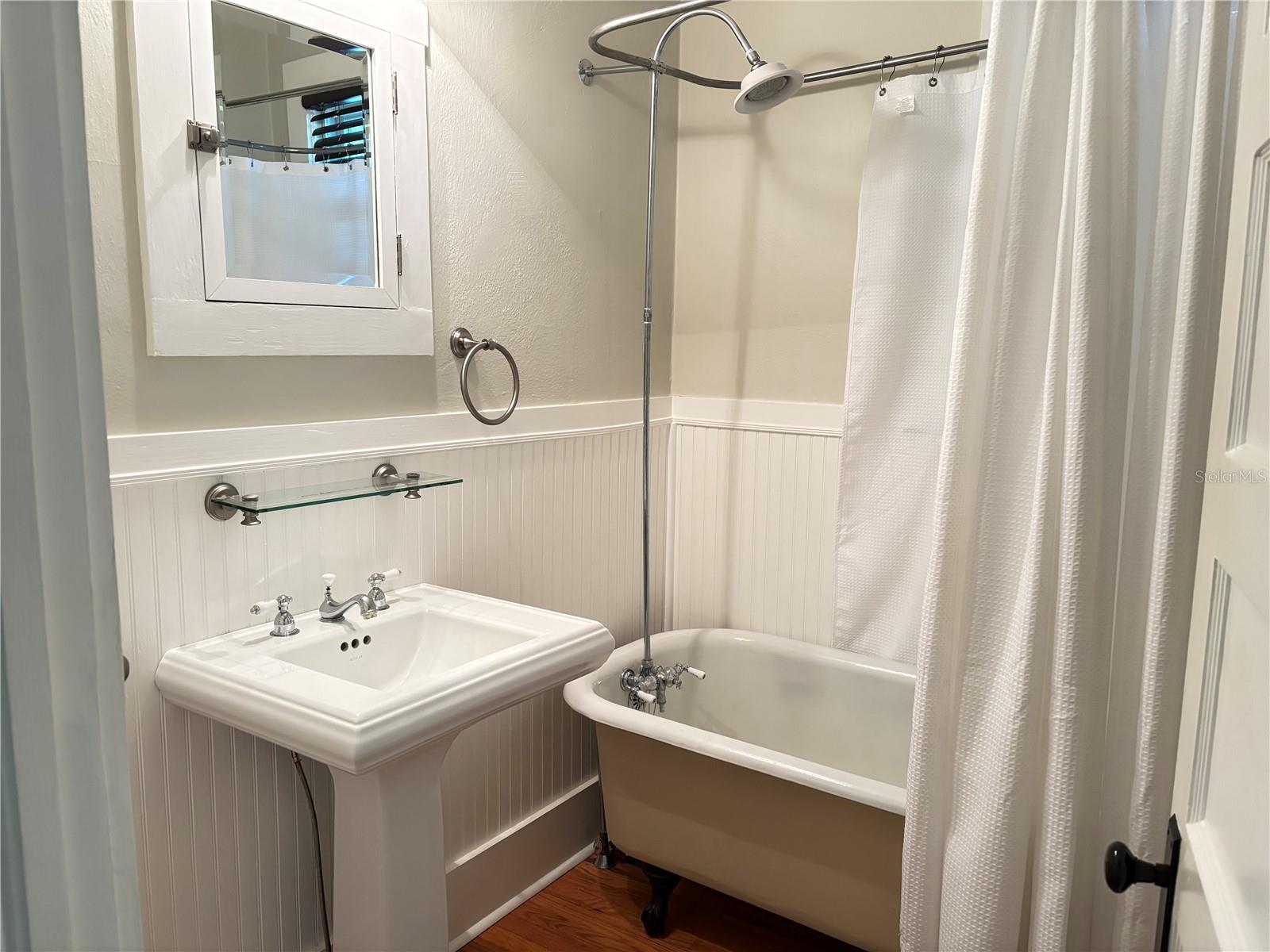 POS SUB OF BLKS G & H - Residential Lease