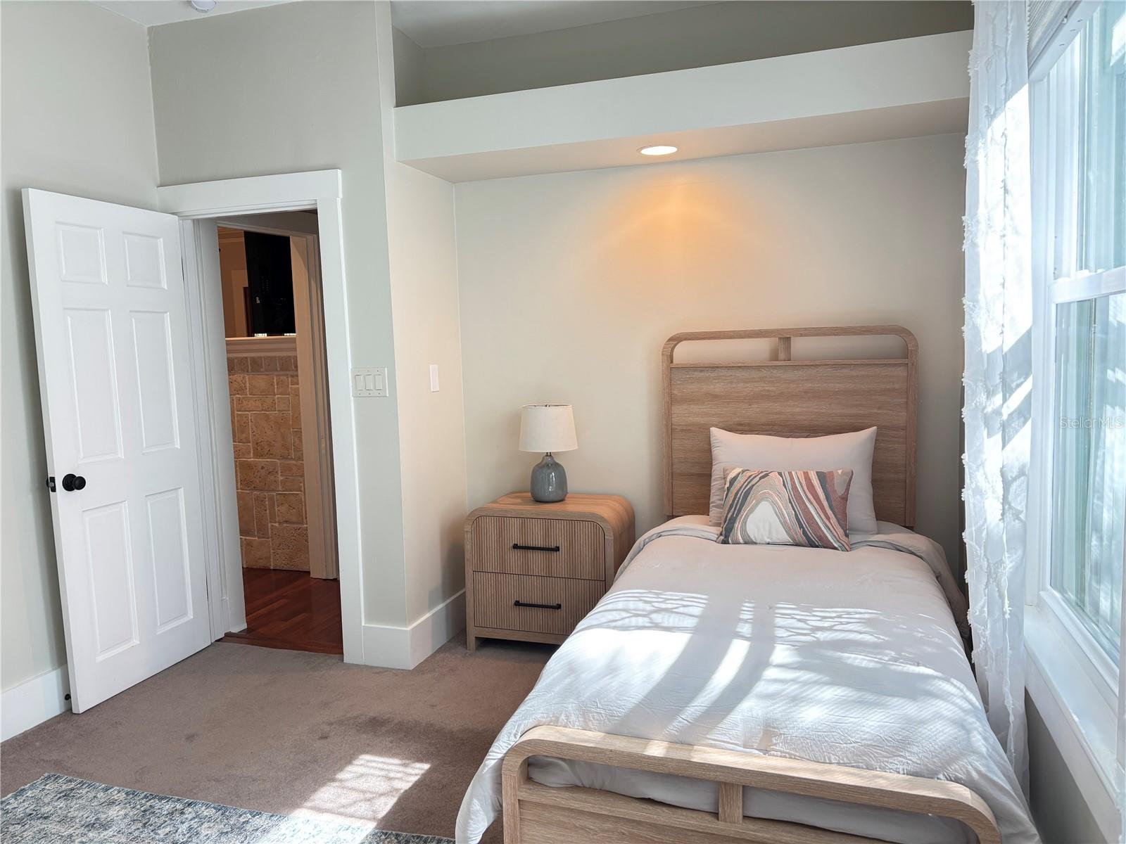 POS SUB OF BLKS G & H - Residential Lease