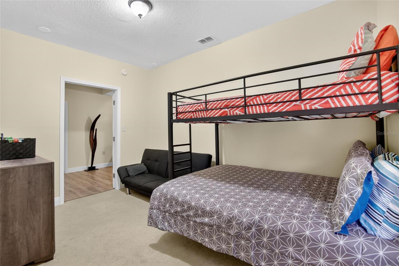 QUAIL HOLLOW VILLAGE - Residential Lease