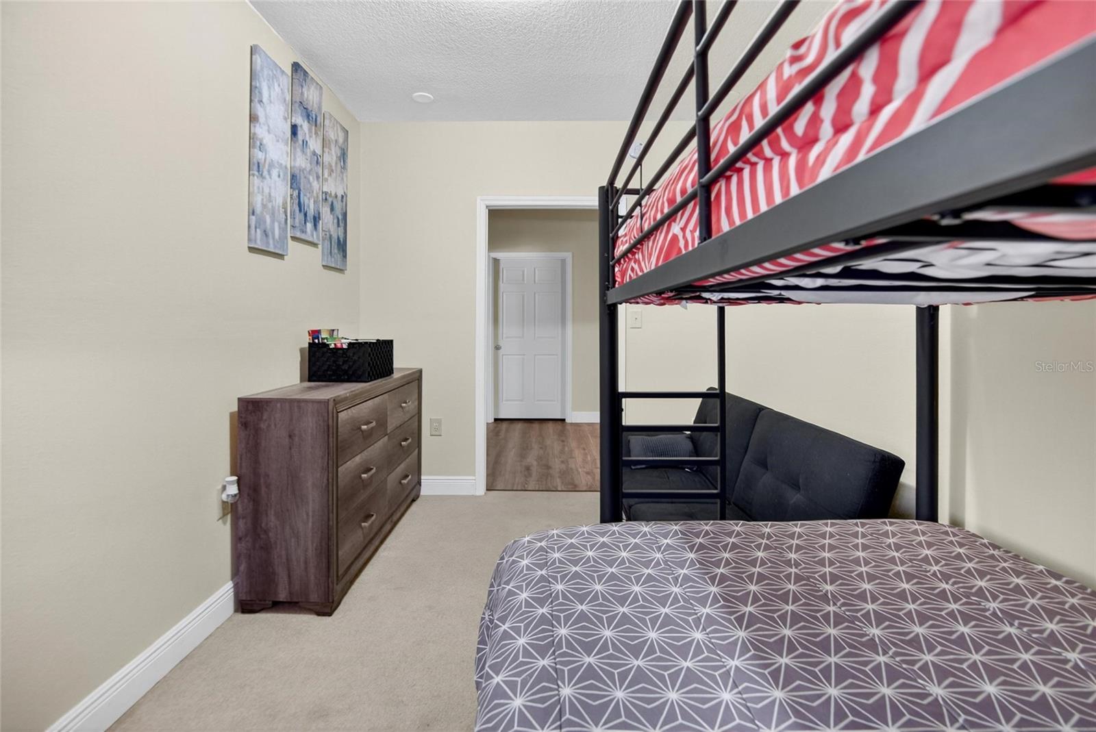 QUAIL HOLLOW VILLAGE - Residential Lease