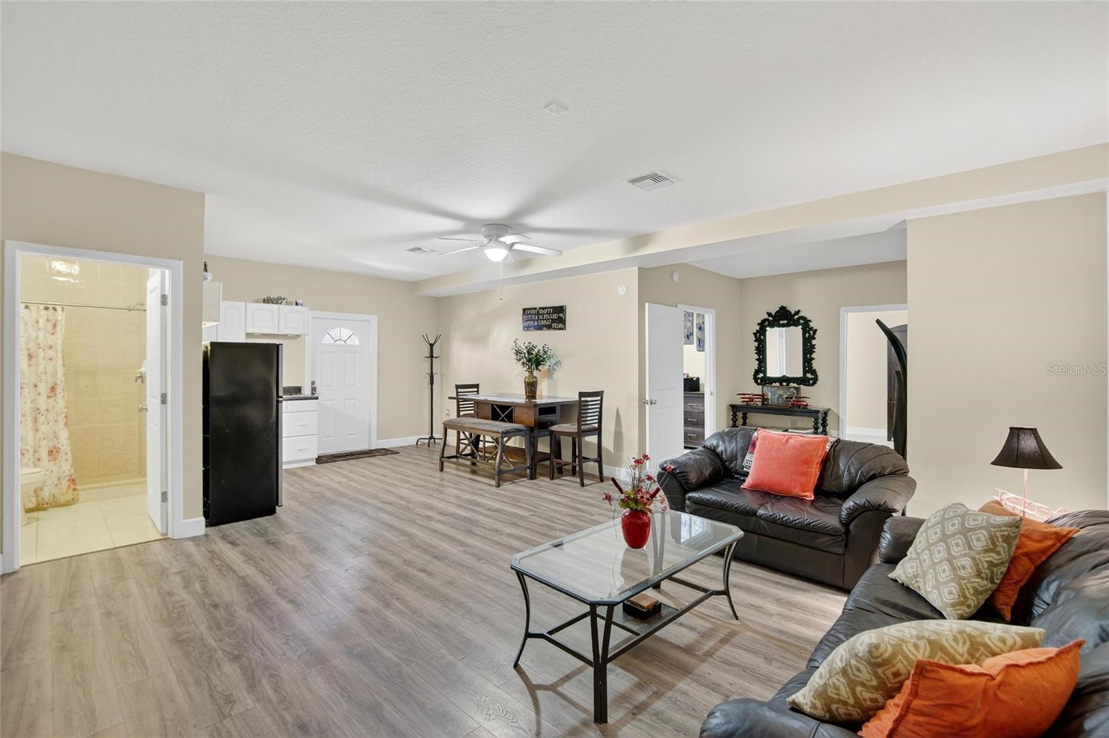 QUAIL HOLLOW VILLAGE - Residential Lease