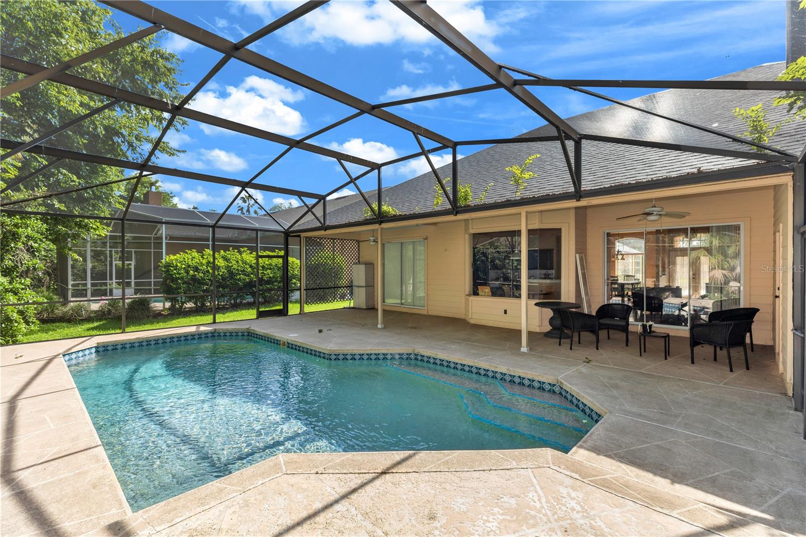 TWIN OAKS - Residential