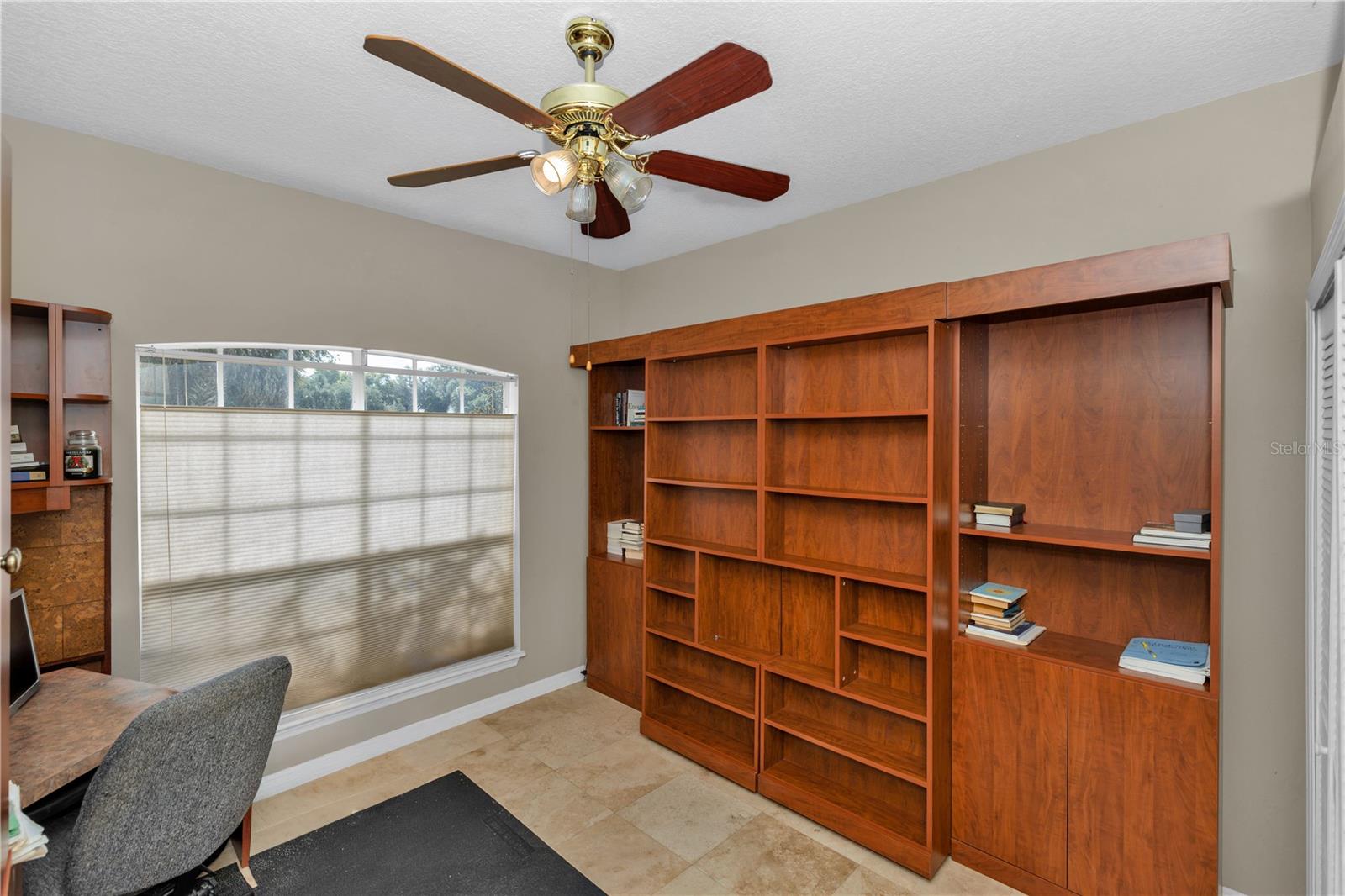 TWIN OAKS - Residential