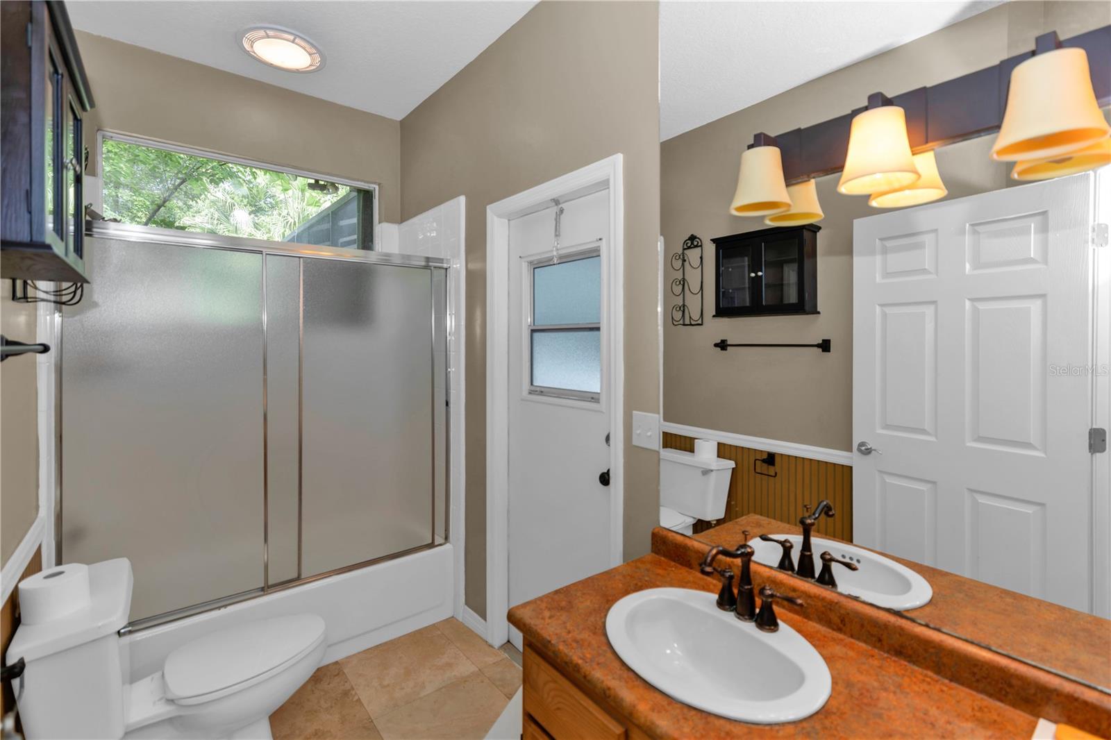 TWIN OAKS - Residential