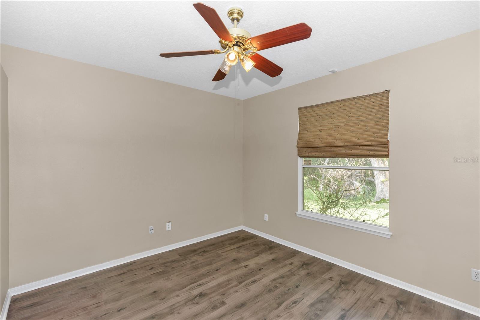 TWIN OAKS - Residential