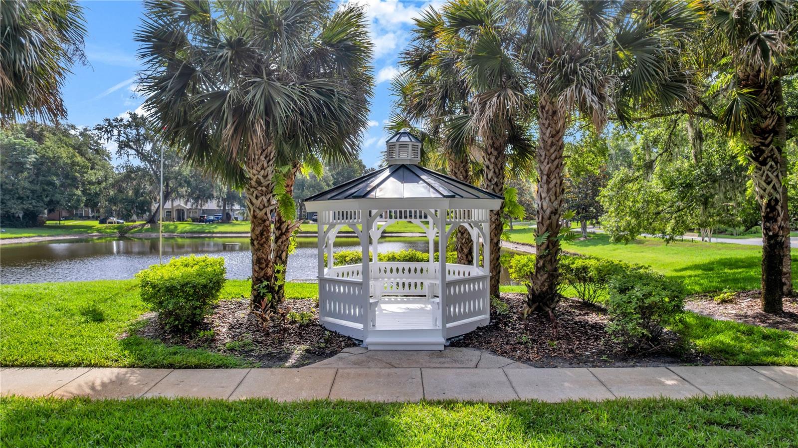 TWIN OAKS - Residential