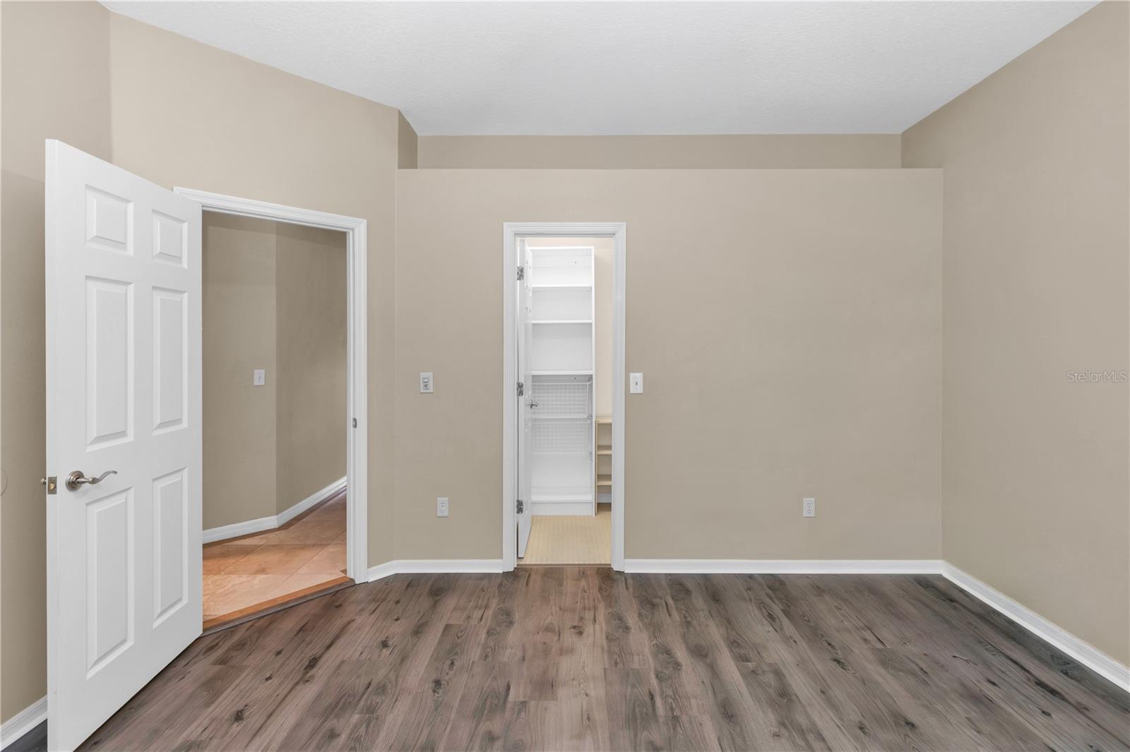 TWIN OAKS - Residential