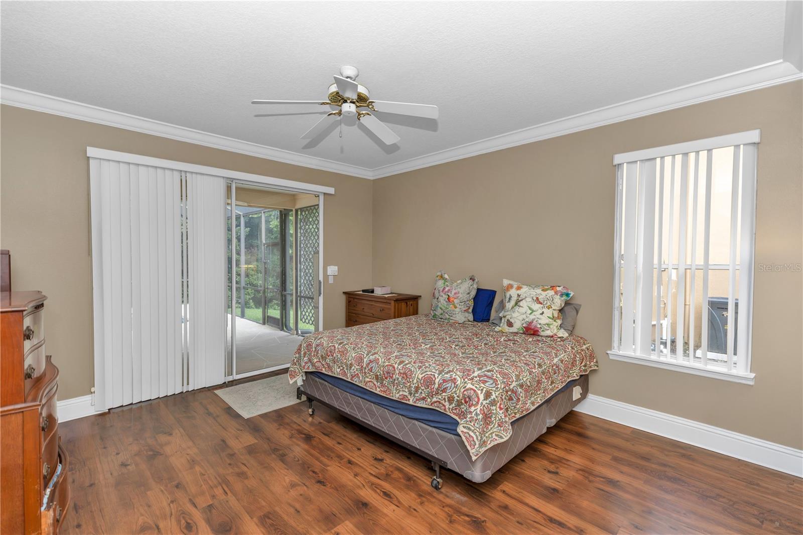 TWIN OAKS - Residential