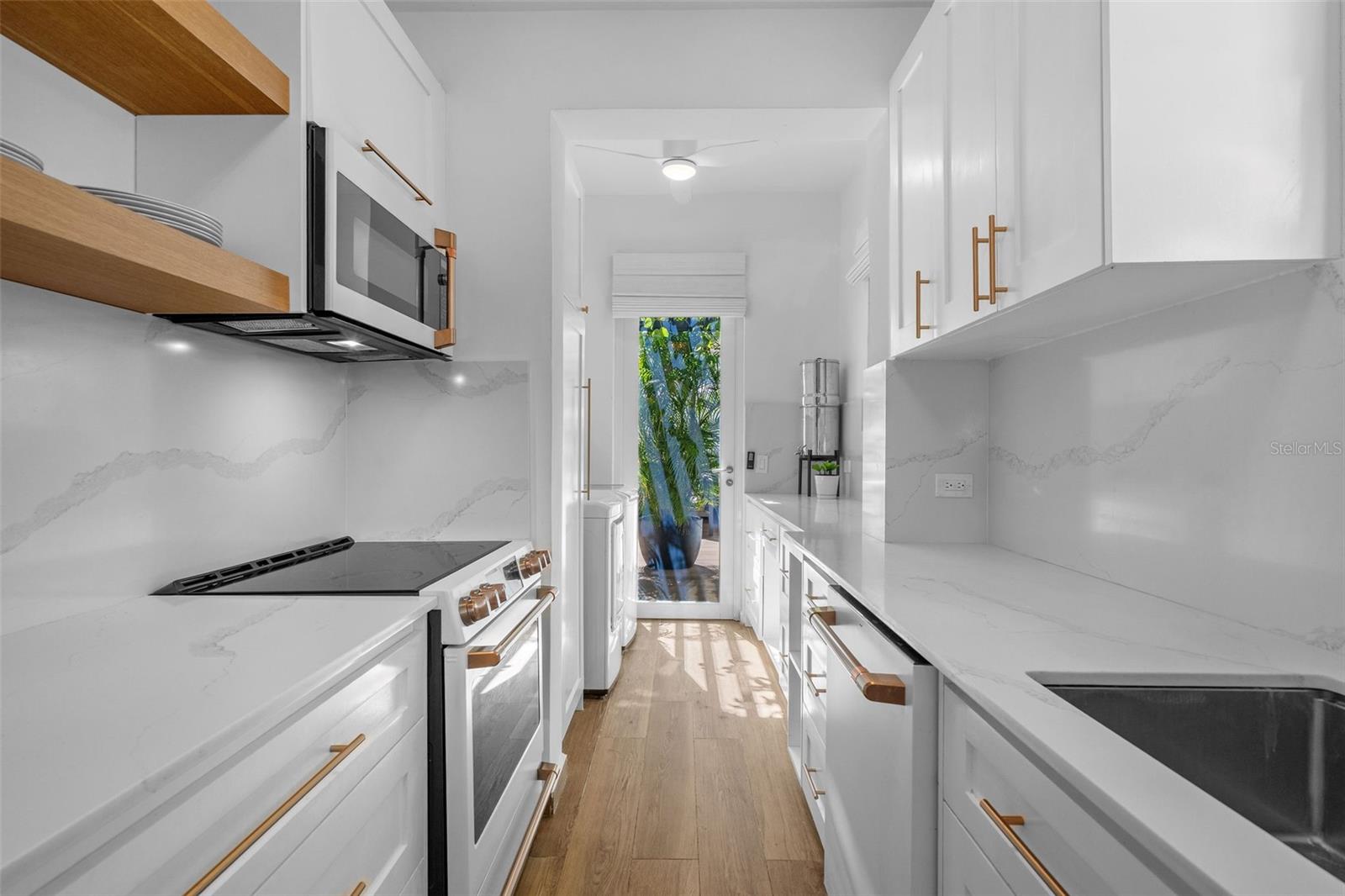 OCEAN PARK - Residential Lease