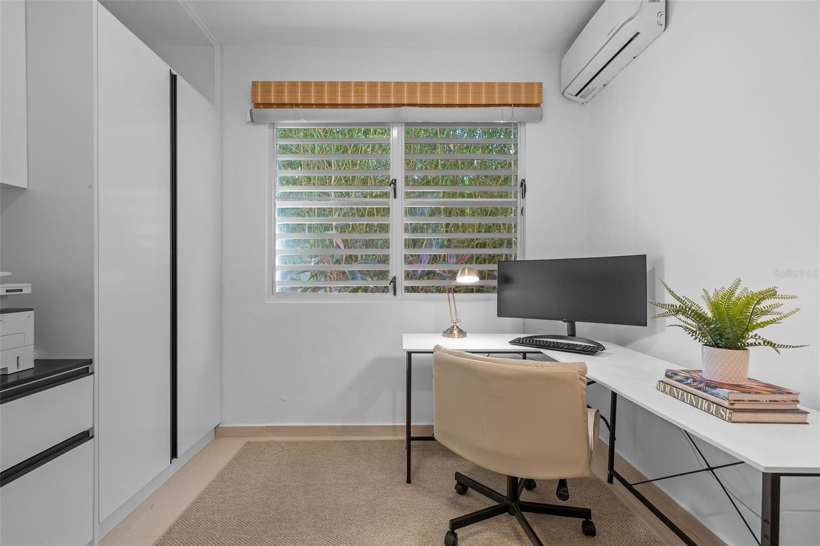 OCEAN PARK - Residential Lease