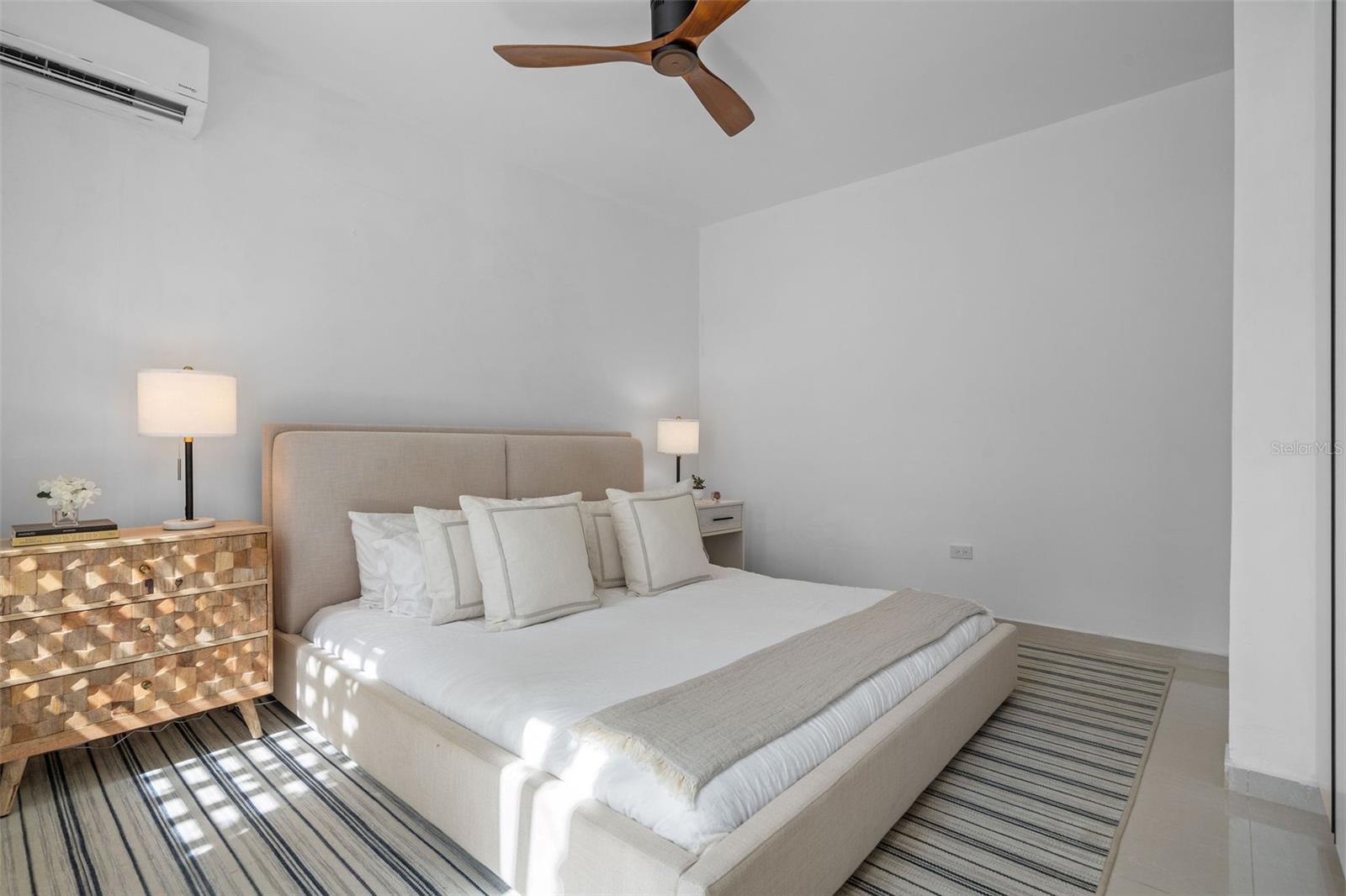 OCEAN PARK - Residential Lease